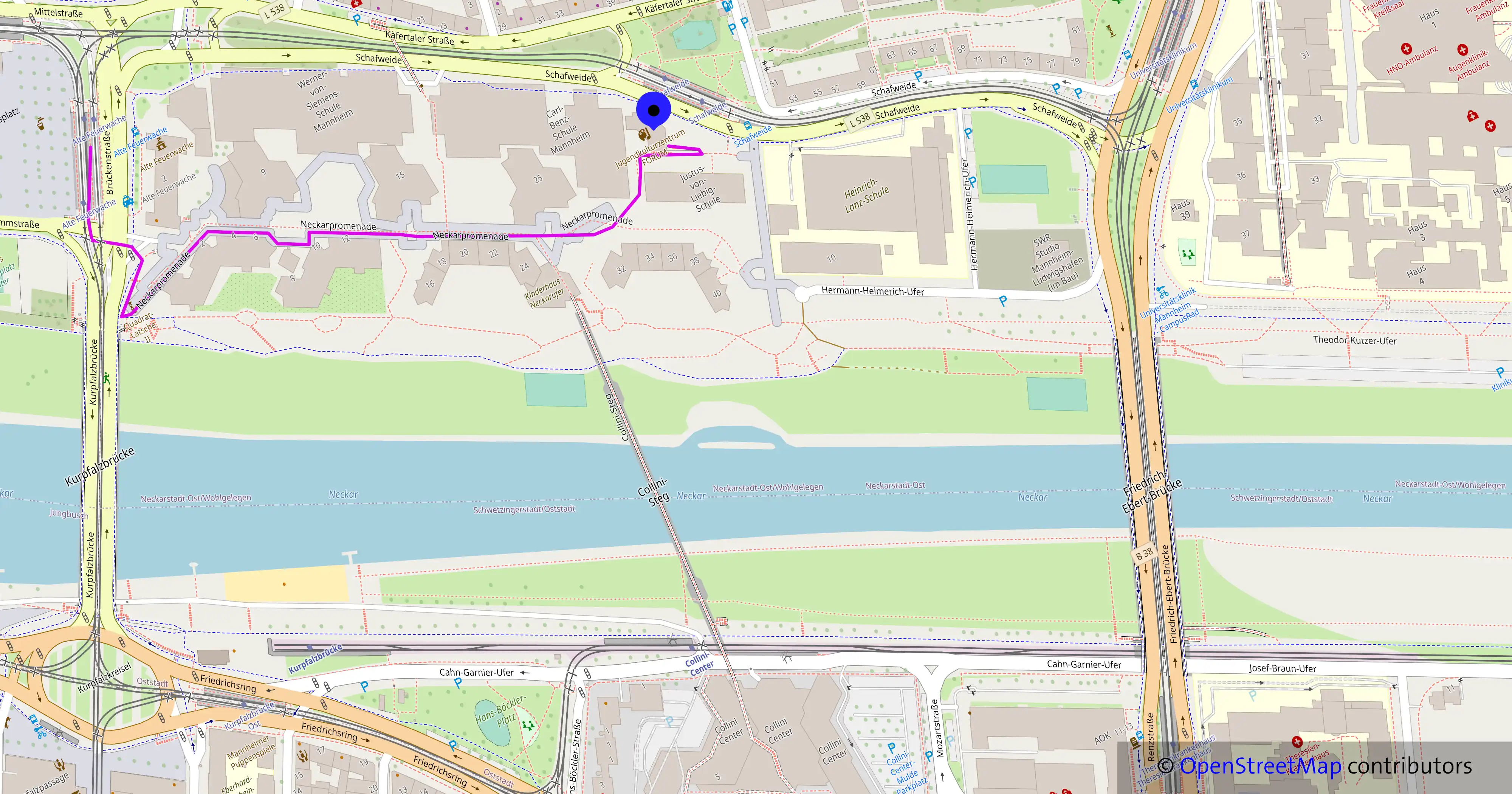 Bild einer Umgebungskarte des forums. Eingezeichnet ist mit violett der Weg von der Haltestelle Alter Meßplatz bis zum Forum